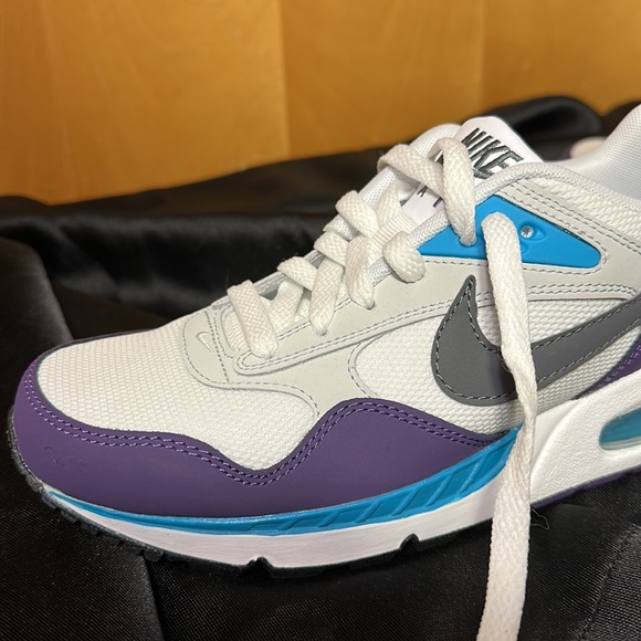 Like New Nike Athletic Shoes - Picture 7 of 15